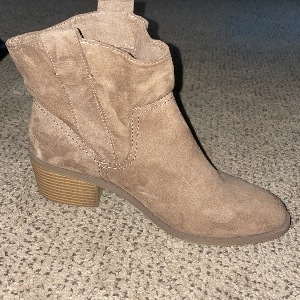 Adorable Fall Booties - Picture 2 of 3